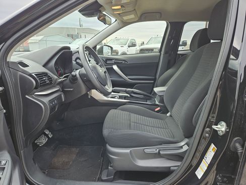 Used 2024 Mitsubishi Eclipse Cross ES image 9