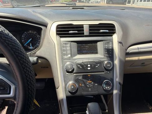 Used 2013 Ford Fusion SE FWD image 16