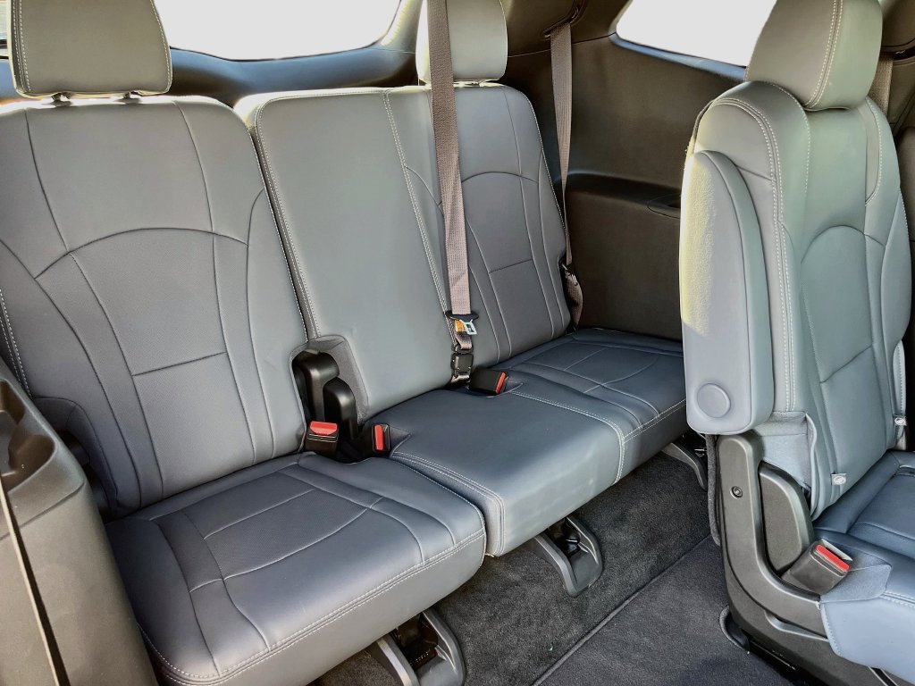 Used 2024 Buick Enclave Essence w/ Experience Buick Package FWD image 27