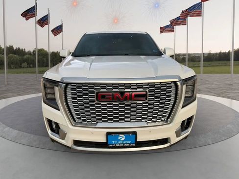 Used 2021 GMC Yukon XL Denali w/ Denali Premium Package AWD/4WD image 2