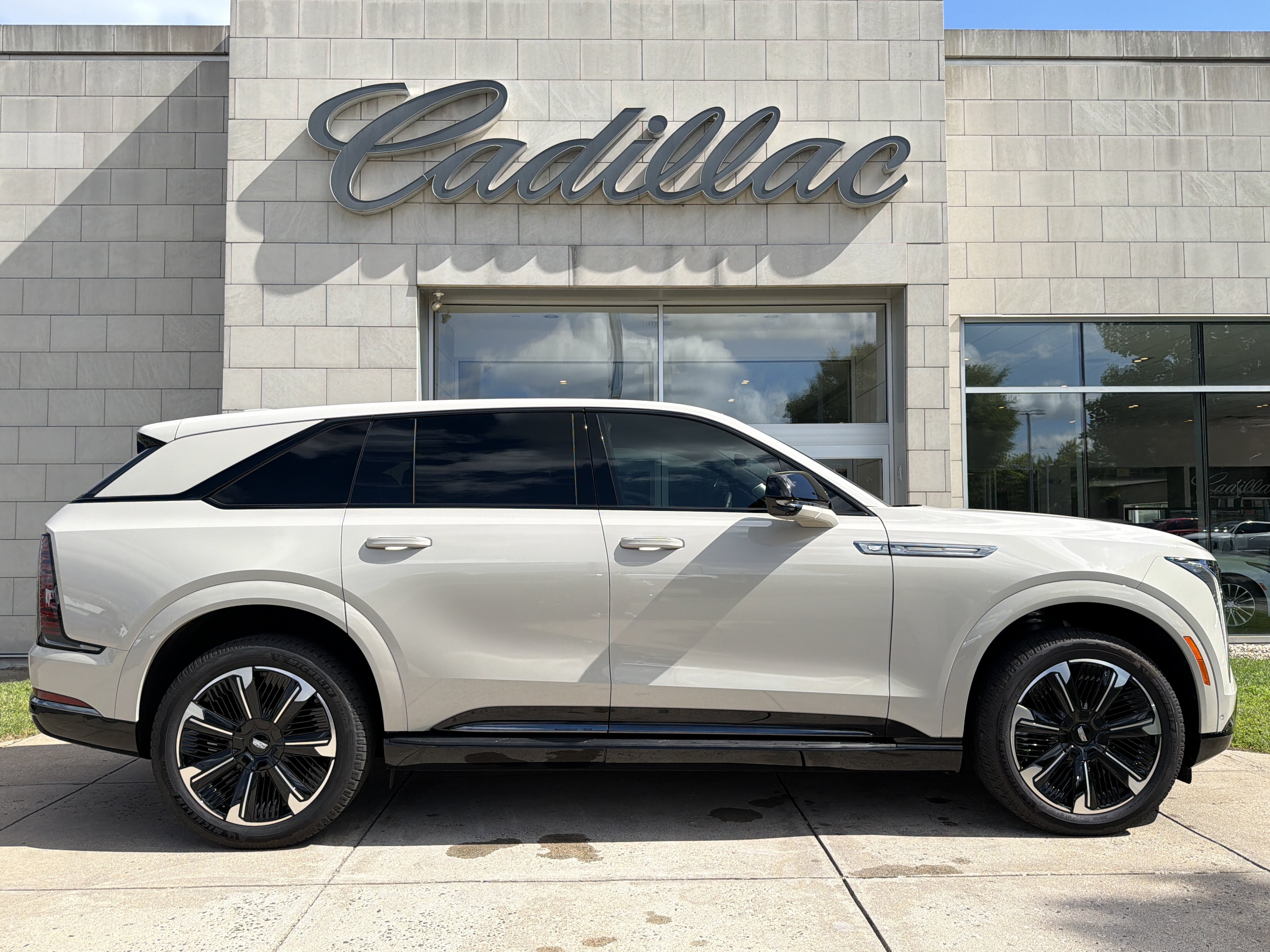 Used 2026 Cadillac Escalade IQ Sport 2 AWD/4WD image 3