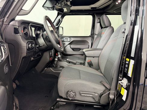Used 2024 Jeep Wrangler Unlimited Rubicon w/ Capability Package AWD/4WD image 23