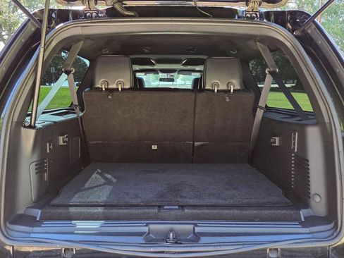 Used 2017 Lincoln Navigator L Select RWD image 7