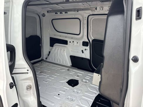 Used 2022 RAM ProMaster City Tradesman FWD image 9