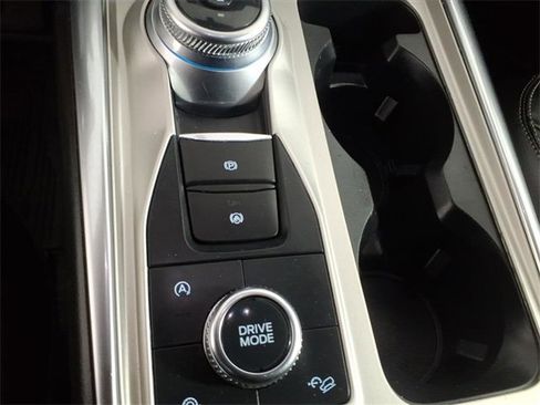 Used 2021 Ford Explorer XLT w/ Equipment Group 202A image 23