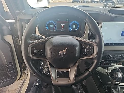 Used 2025 Ford Bronco Outer Banks image 13
