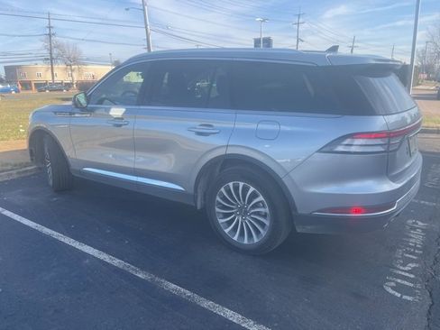 Used 2024 Lincoln Aviator AWD w/ Premium Package image 4