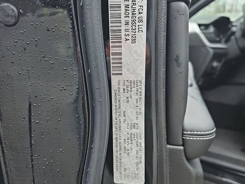 New 2025 Jeep Grand Cherokee Laredo image 30