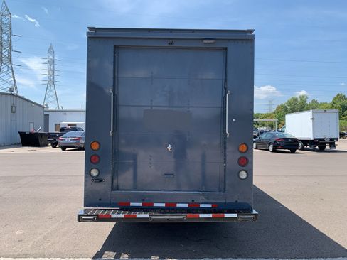 Used 2021 Ford Transit 350 DRW RWD image 4
