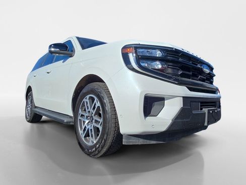 Used 2025 Ford Expedition Active image 25