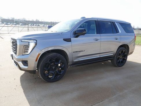 New 2026 GMC Yukon Denali w/ Denali Reserve Package image 6