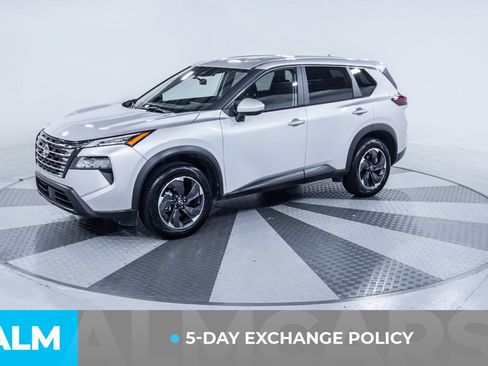 Used 2025 Nissan Rogue SV FWD image 3