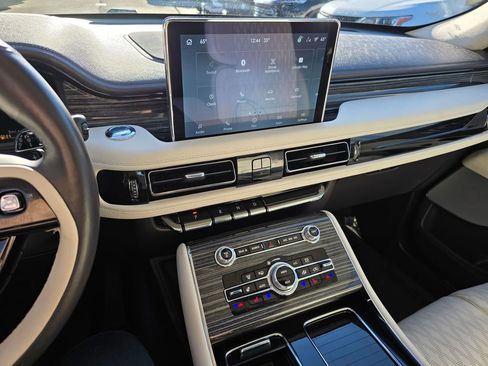 Used 2023 Lincoln Aviator Black Label w/ Dynamic Handling Package image 28