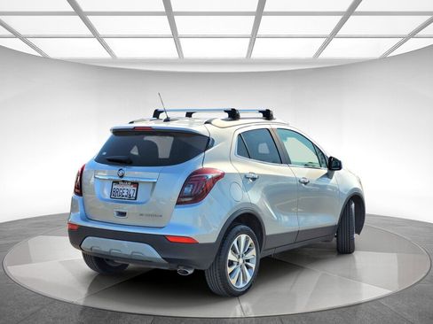 Used 2020 Buick Encore Preferred image 3