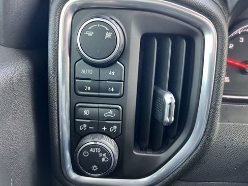 Used 2019 Chevrolet Silverado 1500 LT Trail Boss image 17