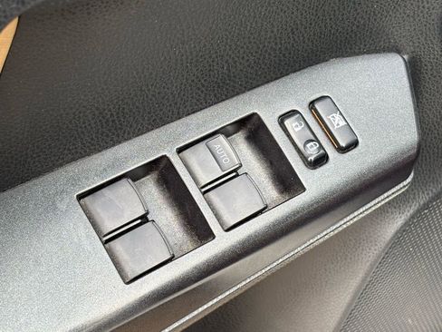 Used 2018 Toyota RAV4 XLE w/ Convenience Package image 29