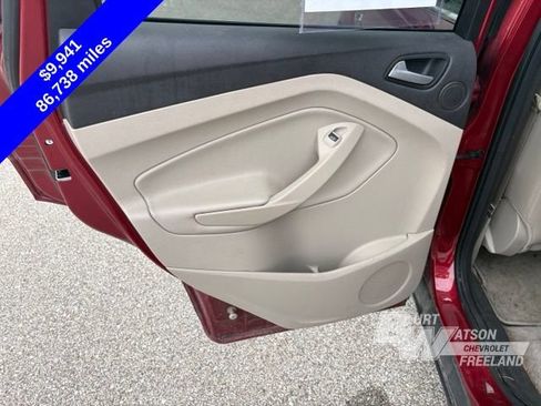 Used 2015 Ford Escape Titanium FWD image 28