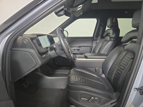Used 2025 Rivian R1S Adventure AWD/4WD image 20