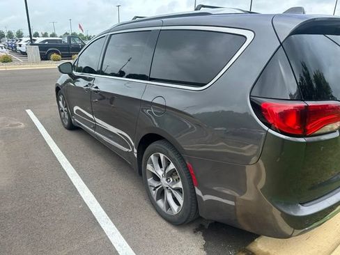 Used 2019 Chrysler Pacifica Limited FWD image 6