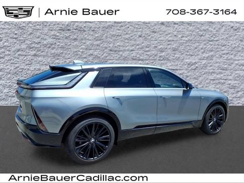 New 2026 Cadillac Lyriq Sport w/ LPO, ONYX Package AWD/4WD image 6