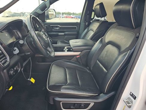 Used 2023 RAM 1500 Laramie AWD/4WD image 9
