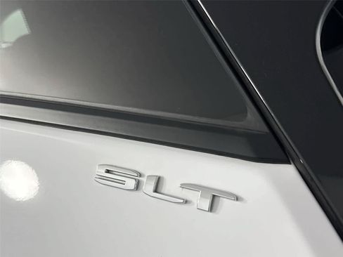 Used 2023 GMC Terrain SLT AWD/4WD image 11
