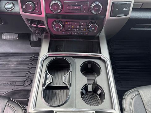 Used 2021 Ford F250 Lariat w/ Lariat Ultimate Package AWD/4WD image 19