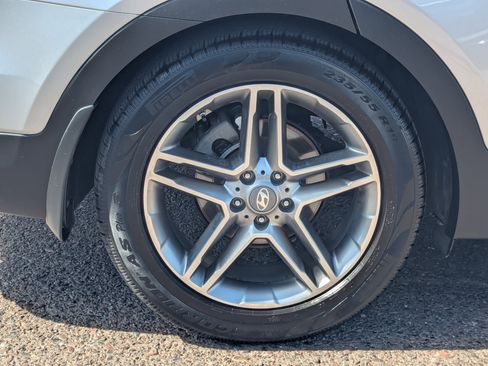 Used 2018 Hyundai Santa Fe Limited FWD image 7