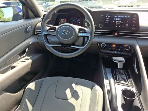 Used 2023 Hyundai Elantra SEL FWD image 14