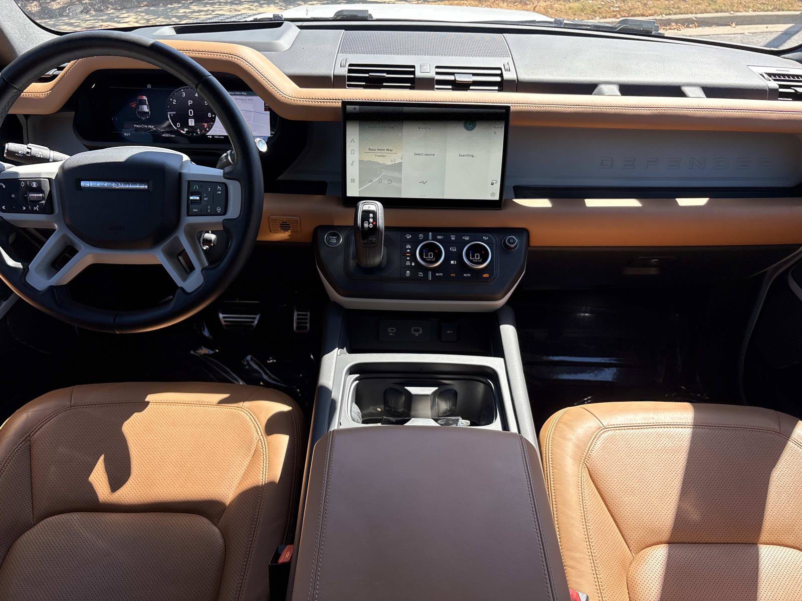Used 2024 Land Rover Defender 110 SE AWD/4WD image 29