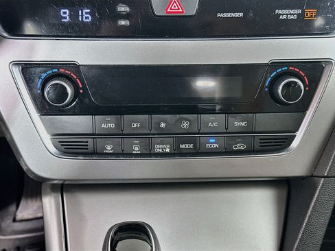 Used 2016 Hyundai Sonata SE FWD image 22