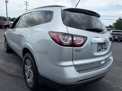 Used 2017 Chevrolet Traverse LT AWD/4WD image 3