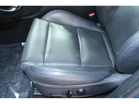 Used 2019 Kia Stinger Premium image 19