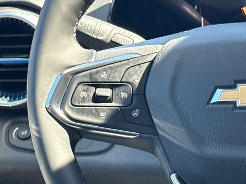 Used 2025 Chevrolet Trax LT w/ LT Convenience Package FWD image 15
