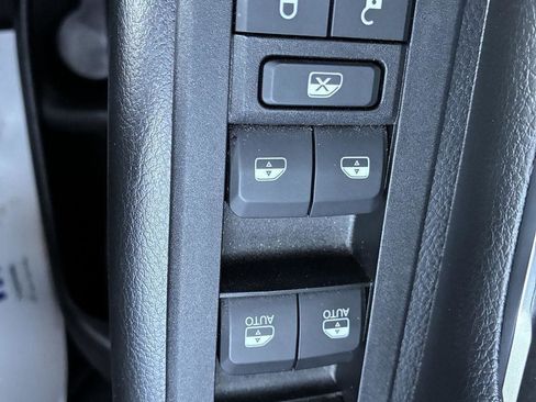 Used 2025 RAM 1500 Big Horn AWD/4WD image 16