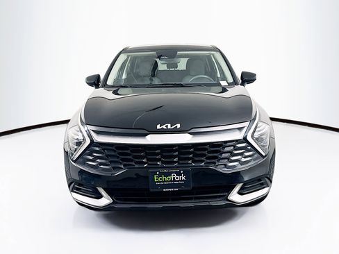 Used 2025 Kia Sportage LX image 2
