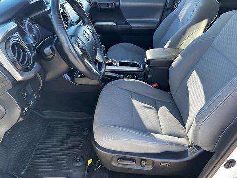 Used 2020 Toyota Tacoma SR5 w/ Technology Package image 19