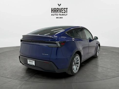 Used 2026 Tesla Model Y AWD image 6