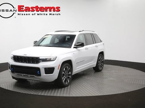 Used 2023 Jeep Grand Cherokee Overland w/ Advanced Protech Group III AWD/4WD image 59