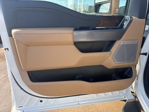 Used 2024 Ford F350 Lariat image 11