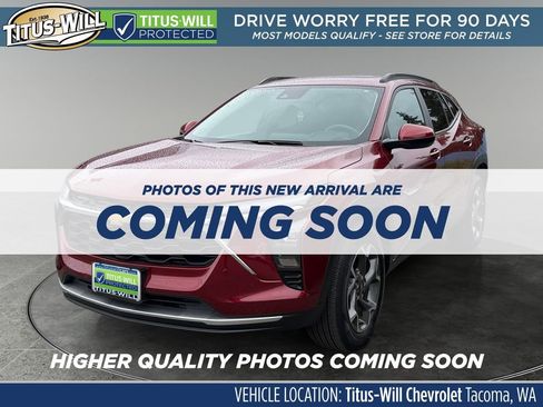Used 2024 Chevrolet Trax LT w/ Sunroof Package FWD image 3