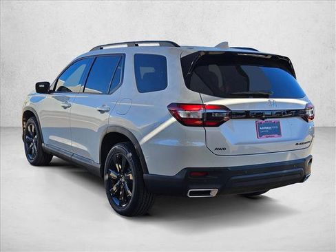New 2025 Honda Pilot Black Edition image 9