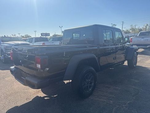 New 2026 Jeep Gladiator Sport image 2