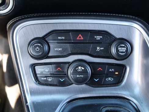 Used 2018 Dodge Challenger R/T image 19