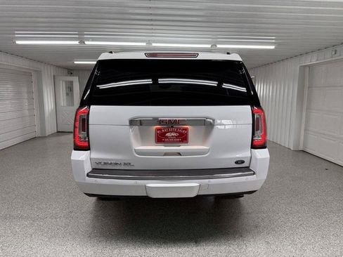 Used 2016 GMC Yukon XL Denali w/ Open Road Package AWD/4WD image 5