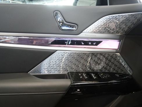 New 2026 BMW 760i xDrive w/ Executive Package AWD/4WD image 8