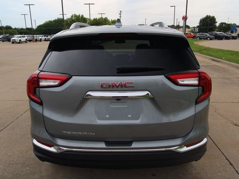Used 2024 GMC Terrain SLT FWD image 14