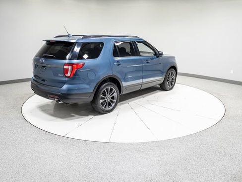 Used 2019 Ford Explorer XLT w/ Equipment Group 202A AWD/4WD image 33