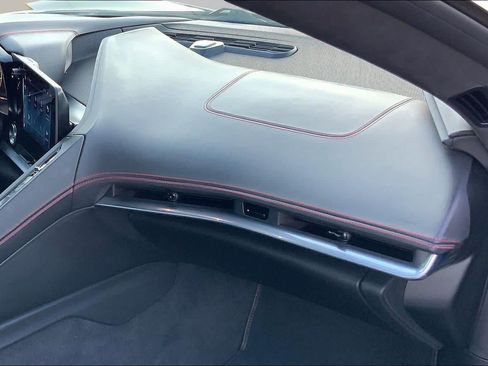 Used 2024 Chevrolet Corvette Stingray Premium Cpe w/ Z51 Performance Package RWD image 16