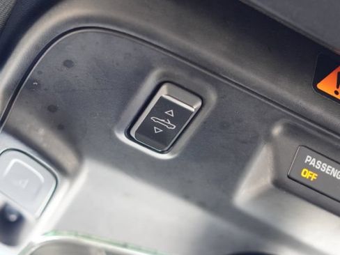 Used 2017 Chevrolet Camaro LT RWD image 28